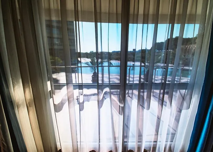 Zornitsa Ξενοδοχείο με διαμερίσματα 4*